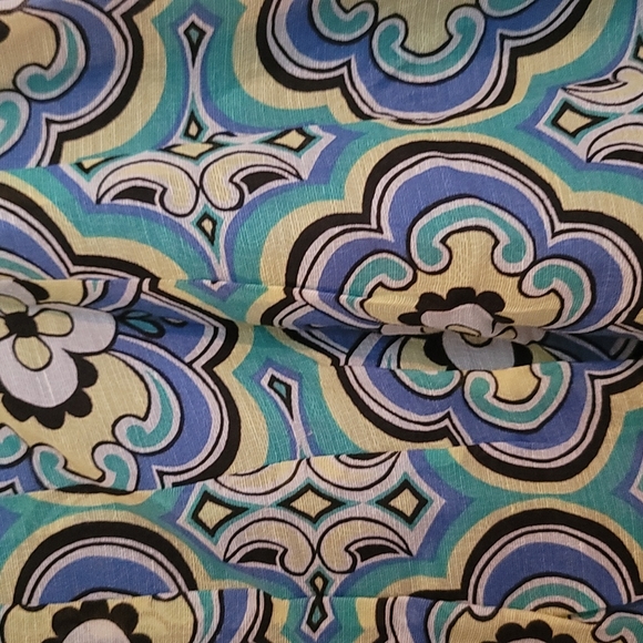 Petite skirt with pleats - Picture 2 of 3